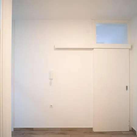 Urban Elephant Loft * モスタル